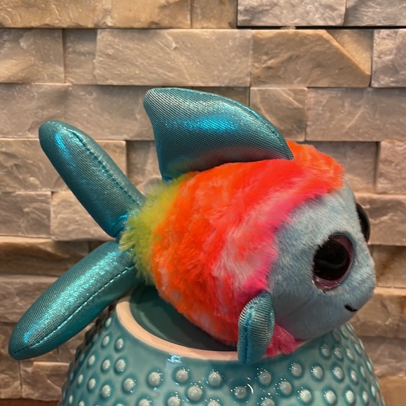 Sparkle Eyes plush fish - Picture 3 of 6
